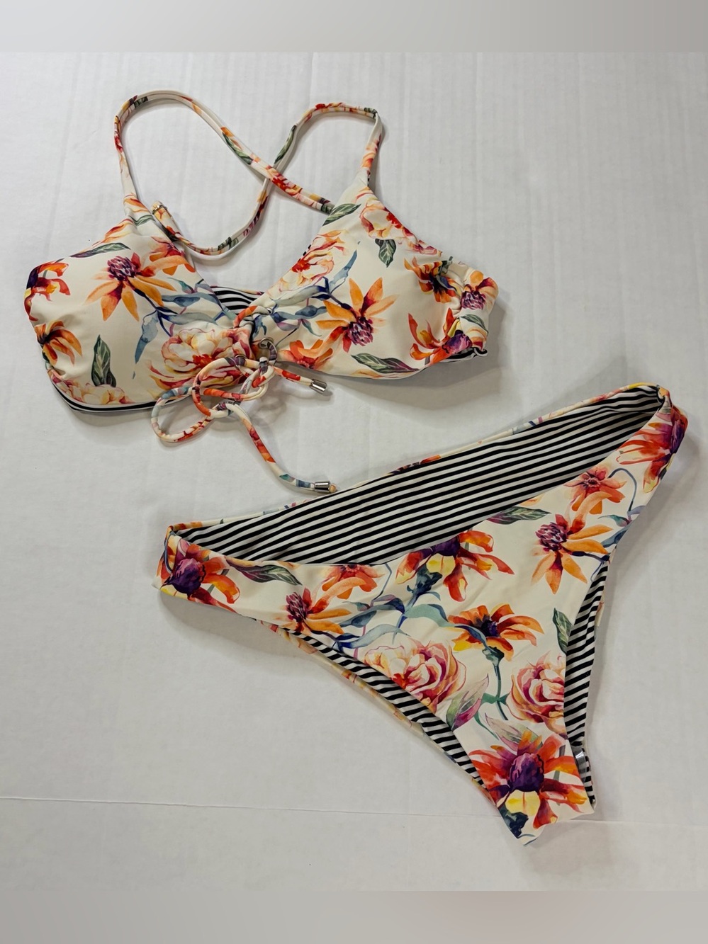 Cupshe Tropical Leaf Bikini Set in Green with Yellow Floral Accents